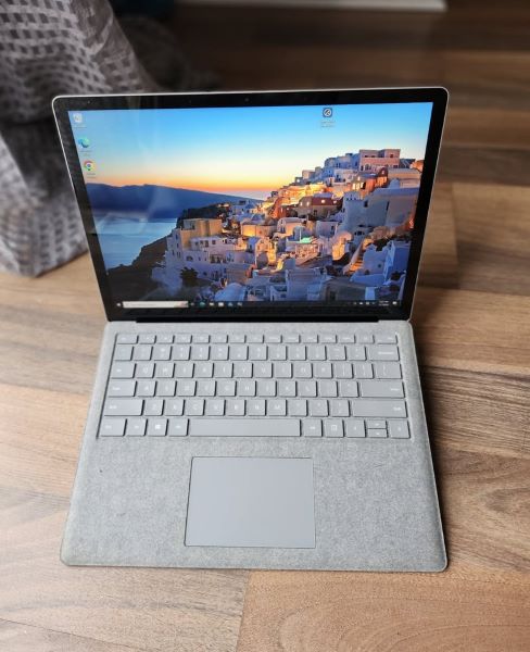 Surface laptop 2
